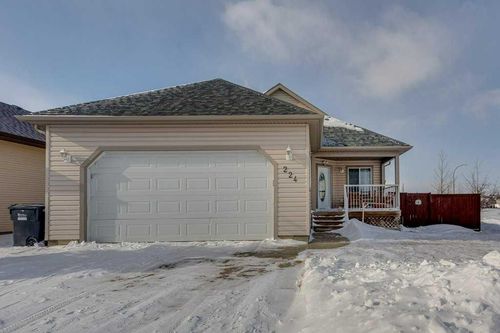 224 Iverson Close, Red Deer, AB, T4R3M7 | Card Image