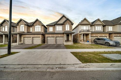 285 Broadacre Dr, Kitchener, ON, N2R0S6 | Card Image
