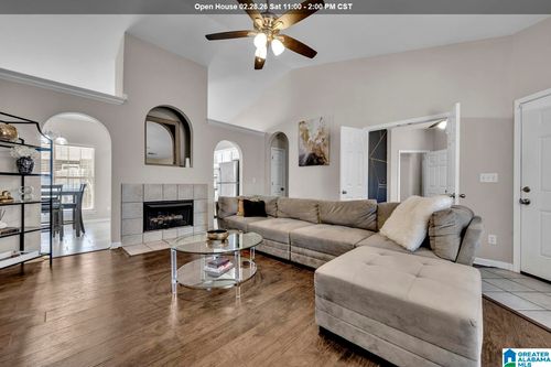 4761 Longmeadow Dr, BESSEMER, AL, 35022-7015 | Card Image