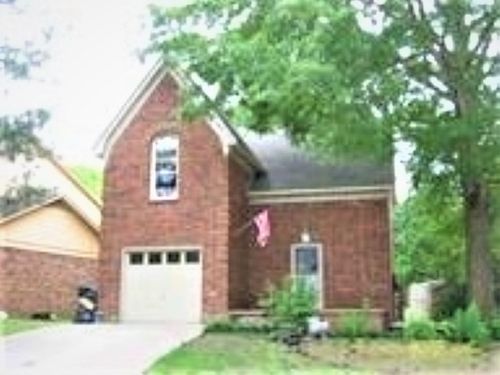 369 Booth Ln, Collierville, TN, 38017-2358 | Card Image