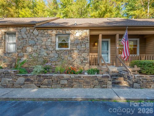40 Sagebrush Cir, Etowah, NC, 28729-8777 | Card Image