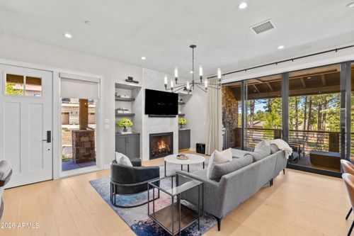 33-2993 S Tourmaline Dr, Flagstaff, AZ, 86005-2709 | Card Image