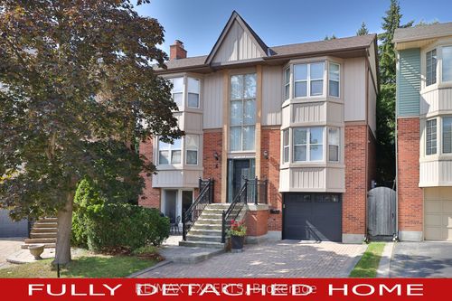 4 Amos Maynard Cir, Vaughan, ON, L4L3B8 | Card Image