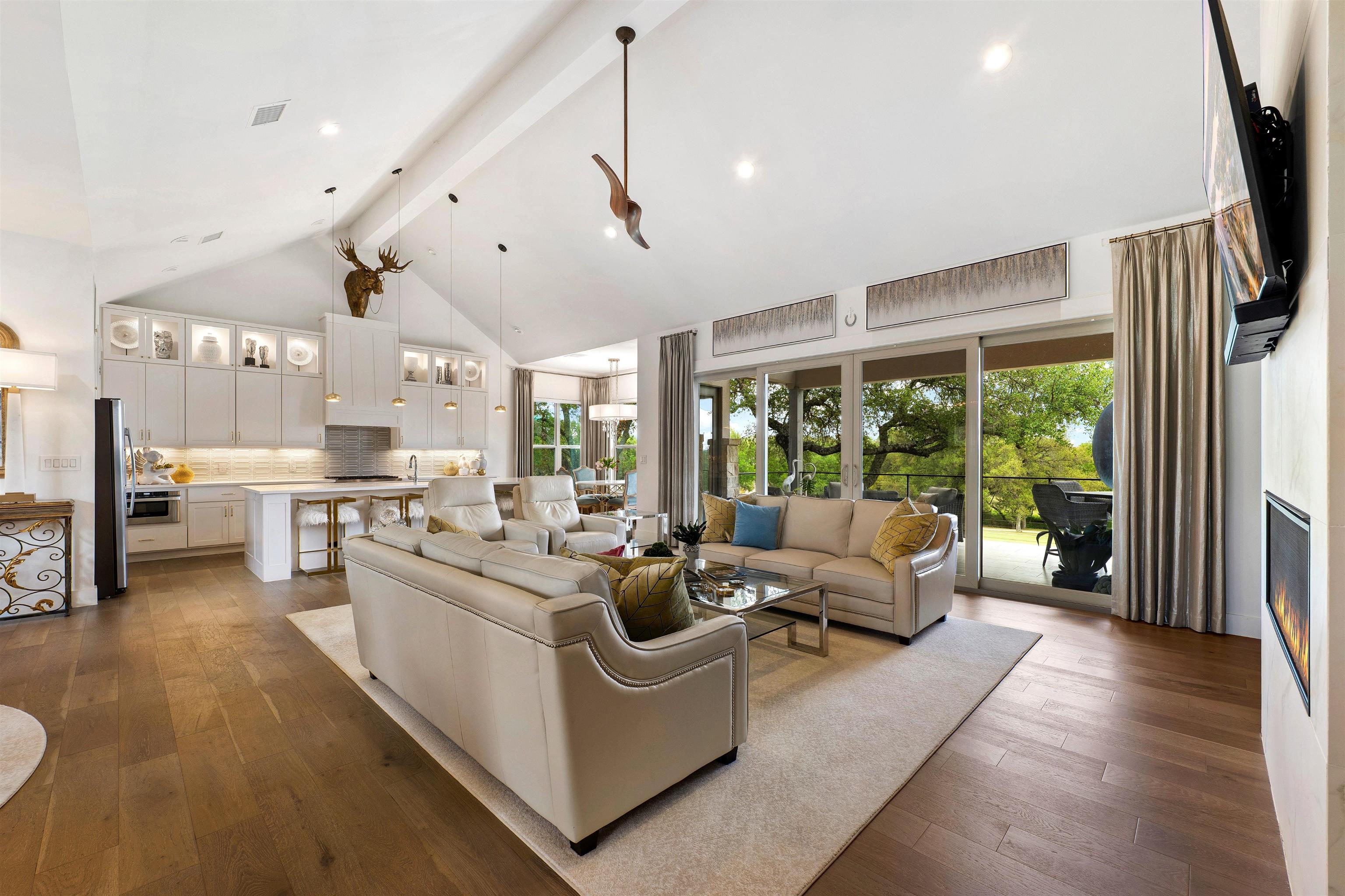 Residential in Horseshoe Bay 4