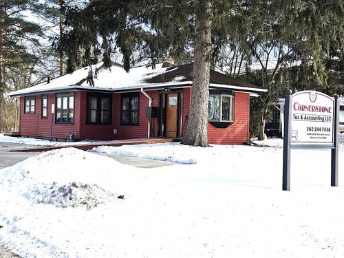 5034710 Wisconsin Ave, Okauchee, WI, 53069-9750 | Card Image