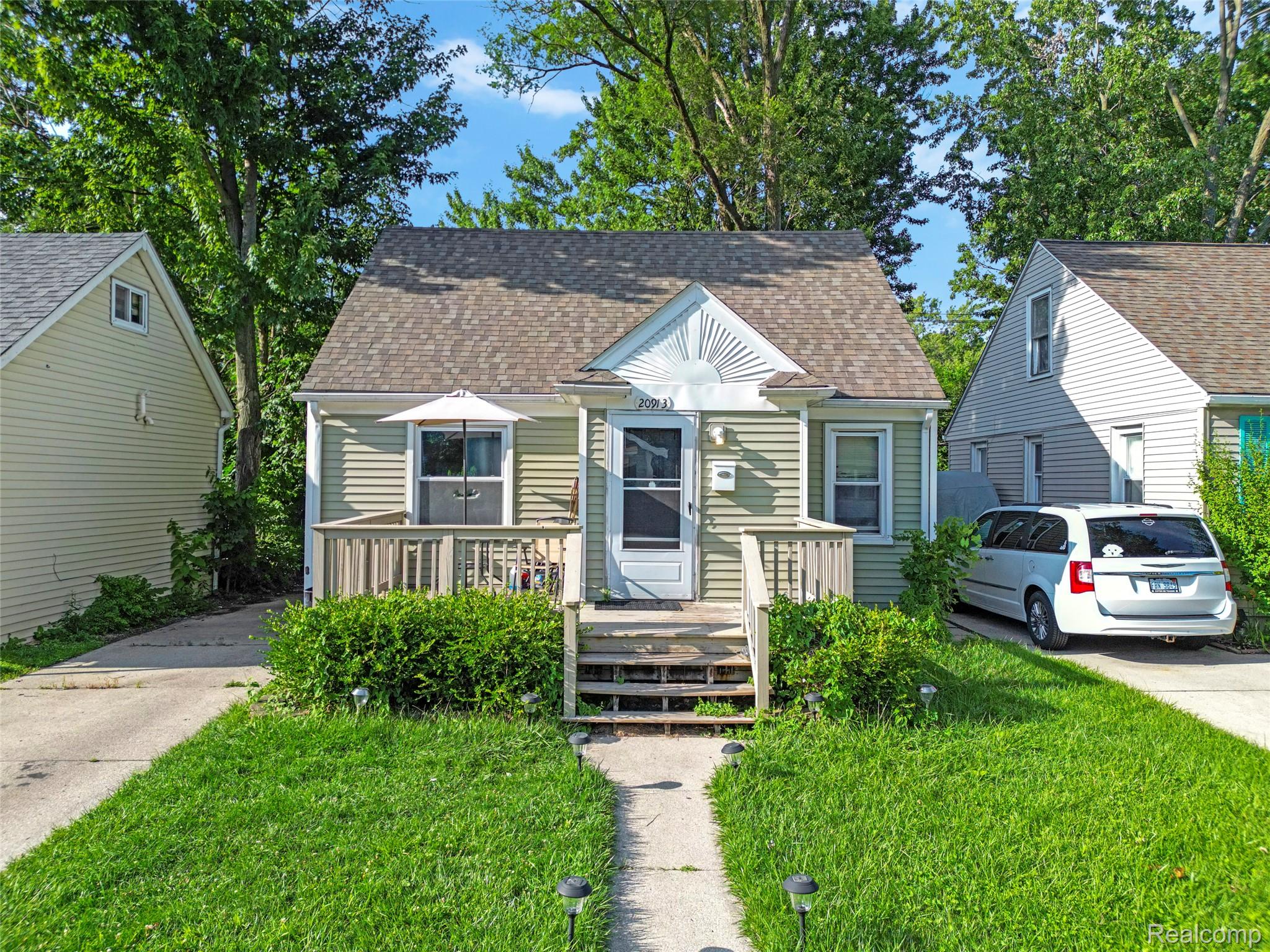 Residential in Harper Woods