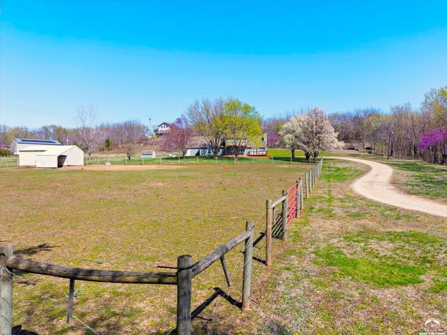 11096 43 Rd St, Home with 3 bedrooms, 3 bathrooms and null parking in Perry KS | Image 48