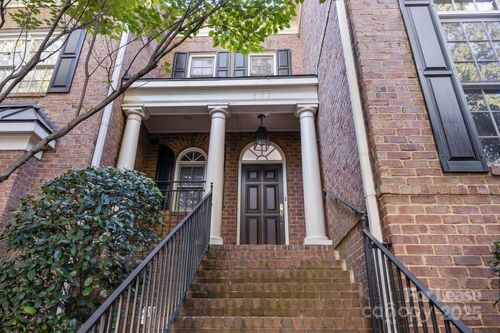 527 Queens Rd, Charlotte, NC, 28207-1423 | Card Image