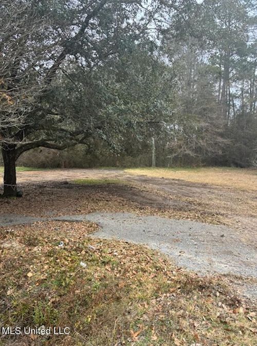 7120 Live Oak St, Ocean Springs, MS, 39564-9330 | Card Image