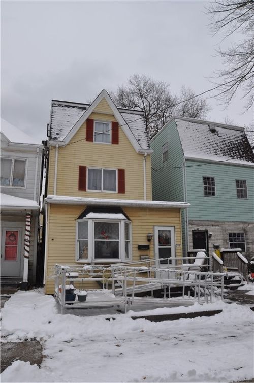 544 5th Ave, New Kensington, PA, 15068-6507 | Card Image