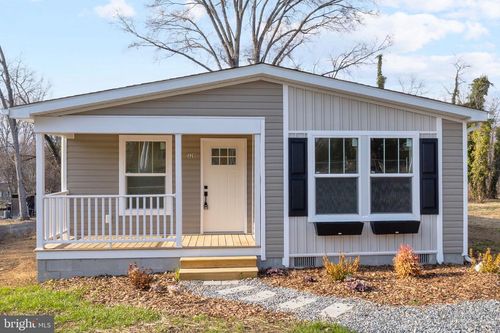 320 East St, GORDONSVILLE, VA, 22942-9148 | Card Image