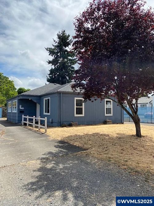 1453 (&1451) Hiatt St, Lebanon, OR, 97355-3920 | Card Image