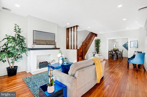 4462 E Thompson St, PHILADELPHIA, PA, 19137-1631 | Card Image