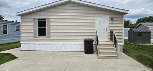 7102 Highlander Cir, Alma, MI, 48801-8755 | Card Image