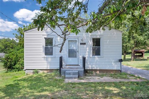 10525 Hobday Ave, Saint Ann, MO, 63074-3723 | Card Image