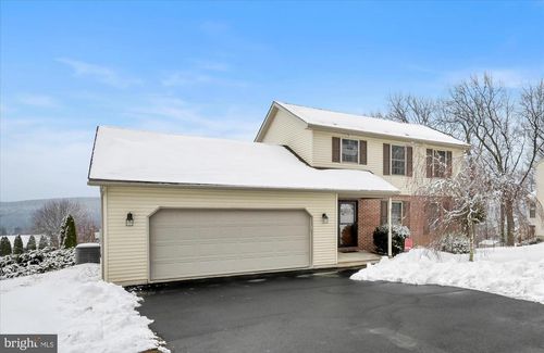 35 Jack And Jill Dr, SCHUYLKILL HAVEN, PA, 17972-9732 | Card Image