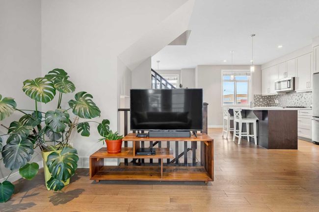 831 85 St Sw, Home with 4 bedrooms, 3 bathrooms and 2 parking in Calgary AB | Image 15