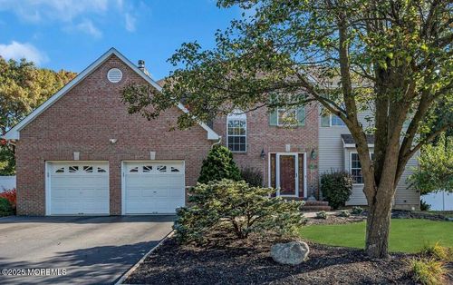 32 Sarah Ln, Howell, NJ, 07731-9055 | Card Image