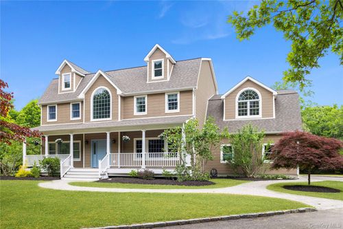 145 Baldwin Pl, Cutchogue, NY, 11935-2159 | Card Image