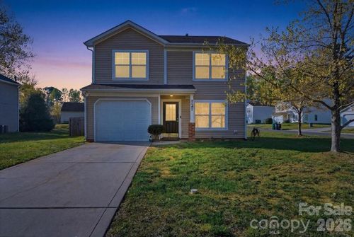 2047 Sonoma Valley Dr, Charlotte, NC, 28214-7703 | Card Image