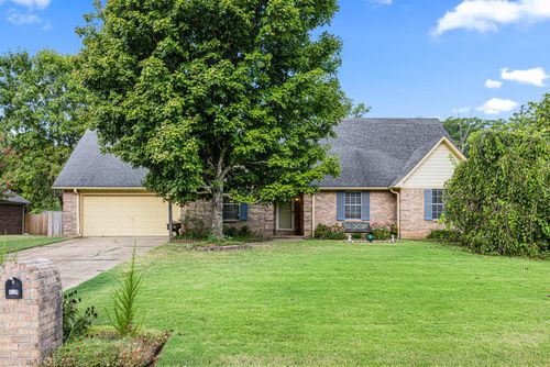 425 N Gretna Green Dr, Munford, TN, 38058-6206 | Card Image