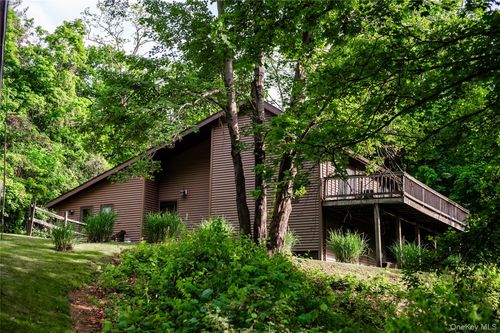 12 Chaucer Road, Hyde Park, NY, 12580 | Card Image