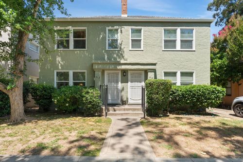 910 35th St, Sacramento, CA, 95816-4517 | Card Image