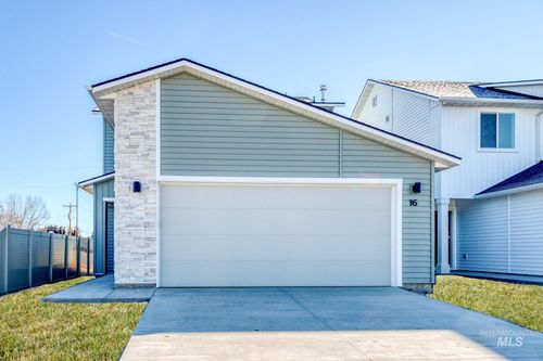 2550 W Fallon Loop, Nampa, ID, 83651-7741 | Card Image