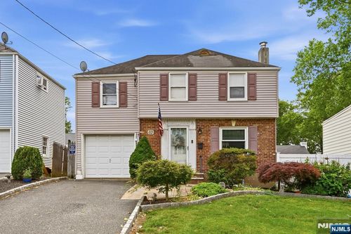 32 Lerome Pl, Teaneck, NJ, 07666-3708 | Card Image