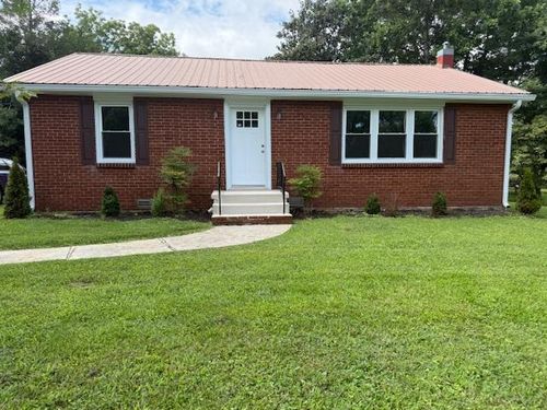 218 Roosevelt Rd, Mcminnville, TN, 37110-1236 | Card Image