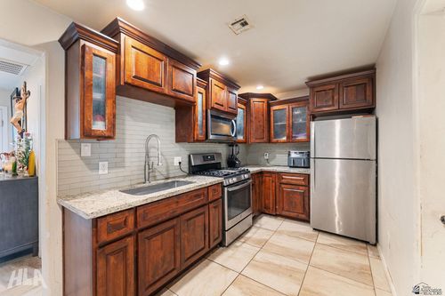 2158 S 46th Dr, Yuma, AZ, 85364-5802 | Card Image