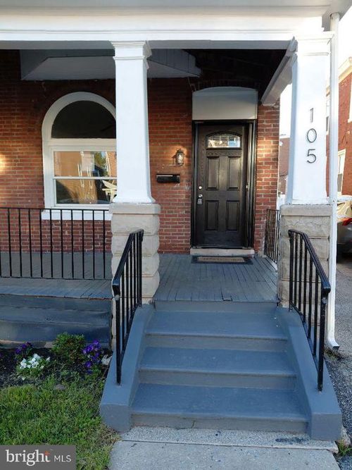 105 W Wood St, NORRISTOWN, PA, 19401-3309 | Card Image