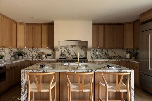 6829 E Parapet St, Long Beach, CA, 90808-3046 | Card Image