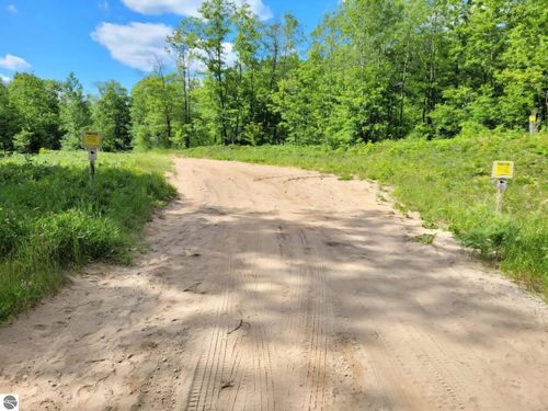 5955 Brown Rd, Cadillac, MI, 49601 | Card Image