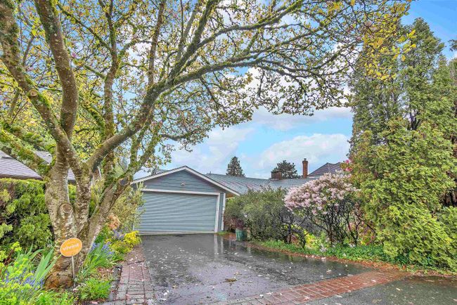 1386 Lawson Avenue, House other with 4 bedrooms, 2 bathrooms and 5 parking in West Vancouver BC | Image 1