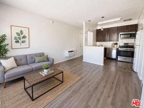 2-1125 W 36th Place, Los Angeles, CA, 90007 | Card Image