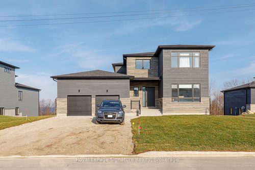 {{alt}} | Card Image