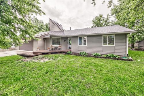 105 E Cedar St, Spring Hill, KS, 66083-8889 | Card Image