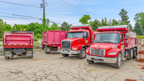 3080 Grange Hall Rd, Holly, MI, 48442-1063 | Card Image