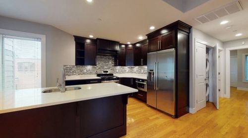 6-41 W 2nd St, Boston, MA, 02127-1170 | Card Image