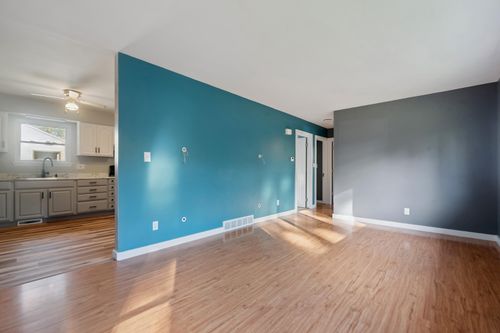 2097 Jefferson St, Holt, MI, 48842-1342 | Card Image