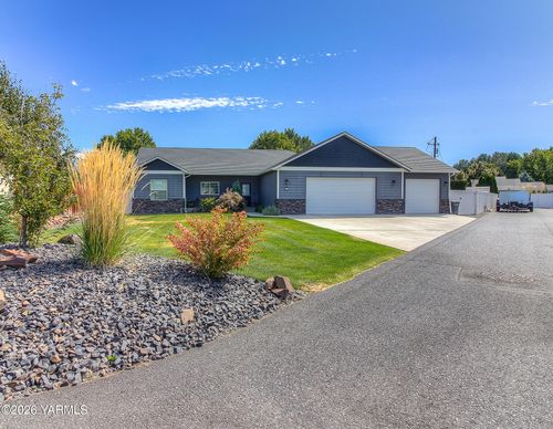113 Apple Loop, Naches, WA, 98937-8821 | Card Image