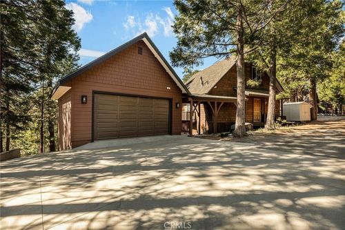 807 Grass Valley, Lake Arrowhead, CA, 92352 | Card Image