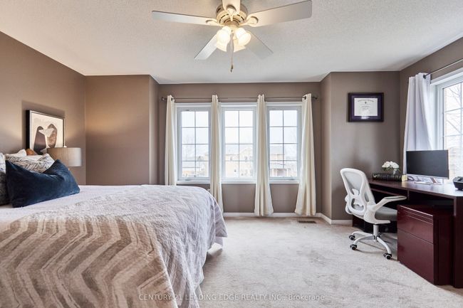 31 Aster Cres, House other with 3 bedrooms, 4 bathrooms and 2 parking in Whitby ON | Image 24