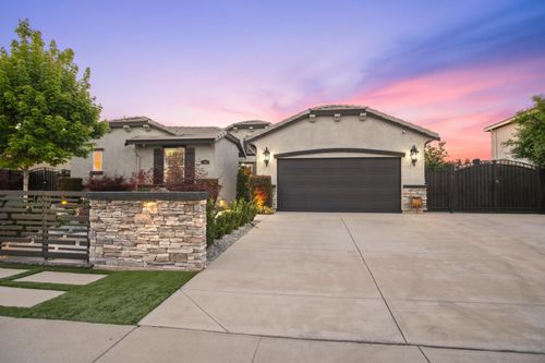 655 Mono St, Manteca, CA, 95337-7824 | Card Image
