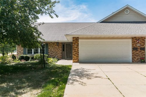 b-415 1st Ave Sw, Mount Vernon, IA, 52314-1642 | Card Image