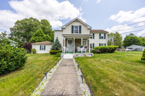 141 Peach Orchard Rd, Waterbury, CT, 06706-2828 | Card Image