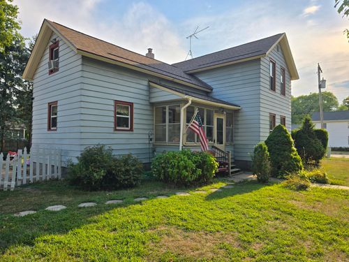 304 Pine St, Schoolcraft, MI, 49087-9710 | Card Image