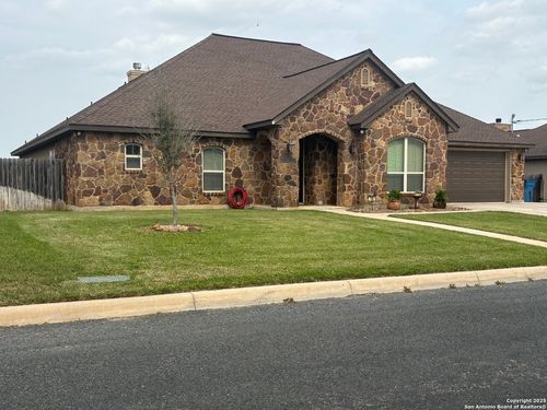 104 Park Vw, Poth, TX, 78147-0973 | Card Image