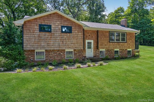 6a Rochester Ct, Huntington, NY, 11743 | Card Image